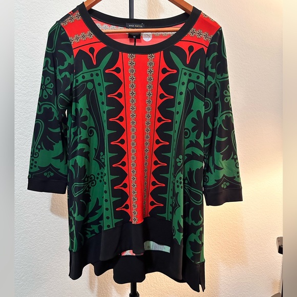 Eva Varro - Picture 1 of 3